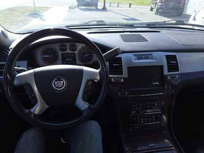 2014 Cadillac Escalade, $10995. Photo 9