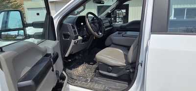 2020 Ford F250 Crew Cab, $28500. Photo 5