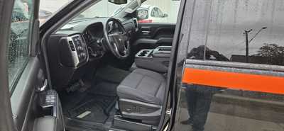 2015 Chevrolet 1500 Crew Cab, $12300. Photo 5