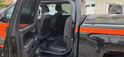 2015 Chevrolet 1500 Crew Cab, $12300. Photo 6
