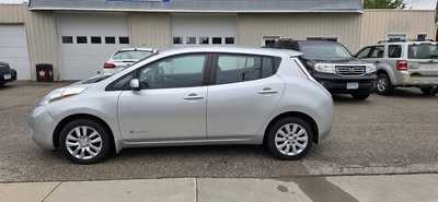 2015 Nissan Leaf, $4495. Photo 1