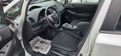 2015 Nissan Leaf, $4495. Photo 5