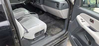 2001 Chevrolet Suburban, $3995. Photo 7
