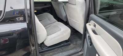 2001 Chevrolet Suburban, $3995. Photo 8