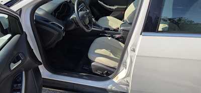 2018 Ford Focus, $6495. Photo 5