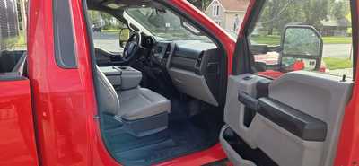 2017 Ford F350 Reg Cab, $27500. Photo 7