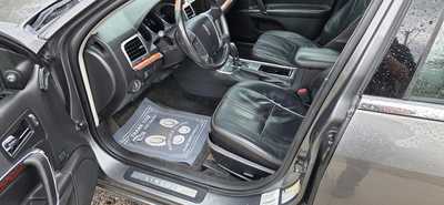 2010 Lincoln MKZ, $5950. Photo 5