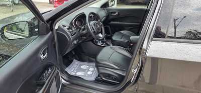 2018 Jeep Compass, $15995. Photo 5