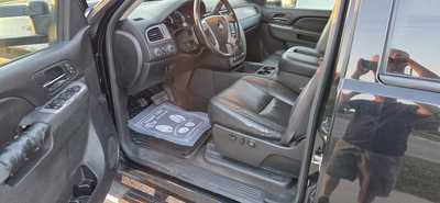 2014 Chevrolet 3500 Crew Cab, $24995. Photo 5