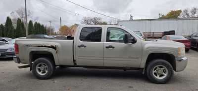 2007 Chevrolet 2500 Crew Cab, $3995. Photo 2