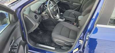 2012 Chevrolet Cruze, $3995. Photo 5