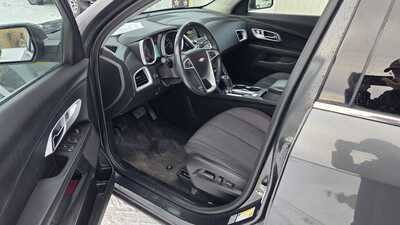 2017 Chevrolet Equinox, $7995. Photo 5