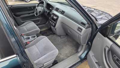 1998 Honda CR-V, $3995. Photo 7