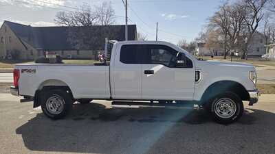2018 Ford F250 Ext Cab, $17995. Photo 2
