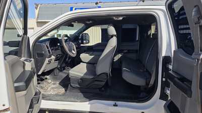 2018 Ford F250 Ext Cab, $17995. Photo 5