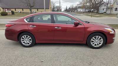 2013 Nissan Altima, $4995. Photo 2