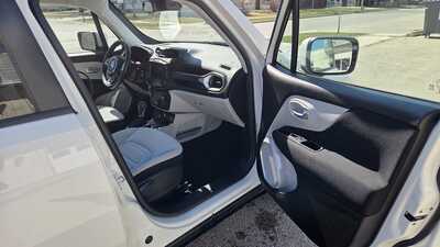 2021 Jeep Renegade, $14995. Photo 7