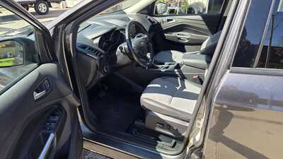 2019 Ford Escape, $10995. Photo 5