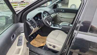 2014 Ford Explorer, $7995. Photo 5