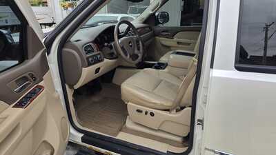 2011 Chevrolet 1500 Crew Cab, $9995. Photo 5
