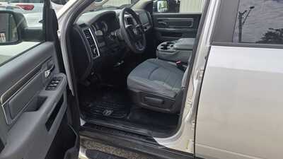 2014 RAM 1500 Ext Cab, $10900. Photo 5