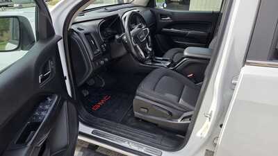 2017 GMC Canyon Crew Cab, $15995. Photo 5