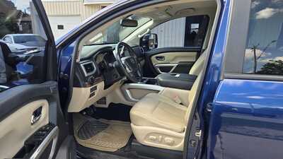 2016 Nissan Titan, $15500. Photo 5