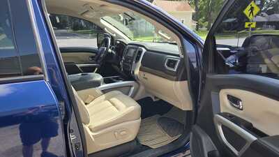 2016 Nissan Titan, $15500. Photo 7