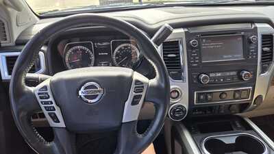 2016 Nissan Titan, $15500. Photo 9