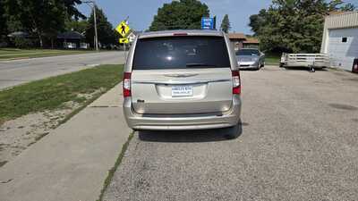 2013 Chrysler Town & Country, $4995. Photo 4
