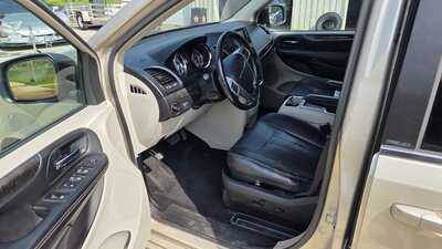 2013 Chrysler Town & Country, $4995. Photo 5