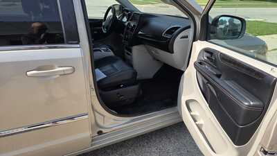2013 Chrysler Town & Country, $4995. Photo 7