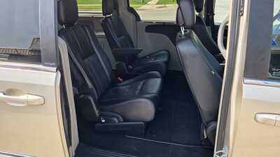 2013 Chrysler Town & Country, $4995. Photo 8