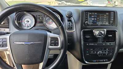 2013 Chrysler Town & Country, $4995. Photo 9