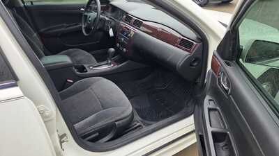 2009 Chevrolet Impala, $3995. Photo 7