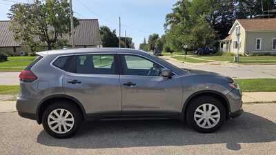 2018 Nissan Rogue, $5995. Photo 2
