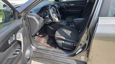 2018 Nissan Rogue, $5995. Photo 5