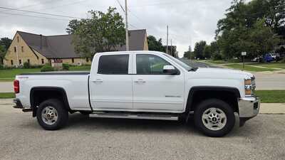 2015 Chevrolet 2500 Crew Cab, $16995. Photo 2