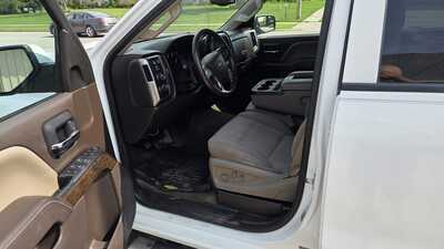 2015 Chevrolet 2500 Crew Cab, $16995. Photo 5