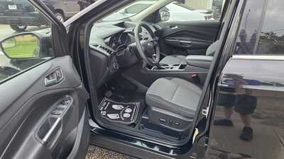 2017 Ford Escape, $7995. Photo 5