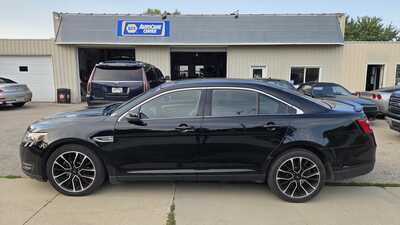 2018 Ford Taurus, $9995. Photo 1