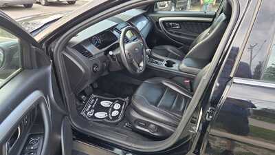 2018 Ford Taurus, $9995. Photo 4