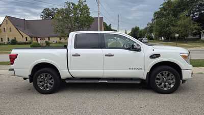 2017 Nissan Titan, $9995. Photo 2