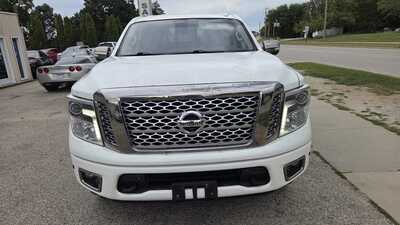 2017 Nissan Titan, $9995. Photo 3