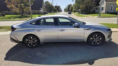 2025 Hyundai Sonata, $20995. Photo 2