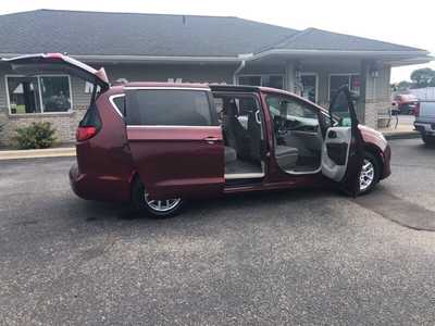 2020 Chrysler Pacifica, $15995.00. Photo 9