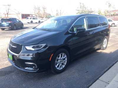 2023 Chrysler Pacifica, $23995.00. Photo 3