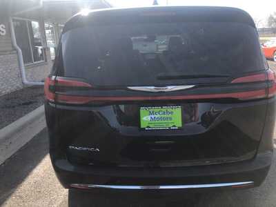 2023 Chrysler Pacifica, $23995.00. Photo 7