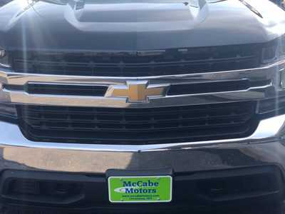 2022 Chevrolet 1500 Crew Cab, $36995.00. Photo 4