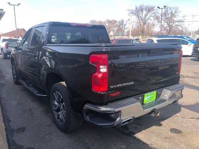 2022 Chevrolet 1500 Crew Cab, $36995.00. Photo 6